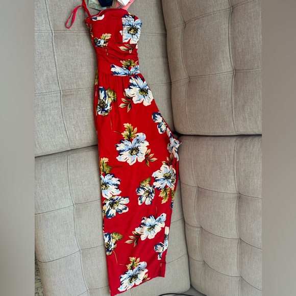 B.O.G Collective beautiful floral strapless jumpsuit - Picture 3 of 4